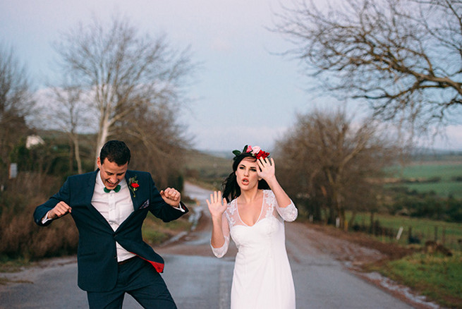  Rainy day couple photographs. Woodlands Winter Wedding in deep blue, burgundy and emerald green // Knit Together Photography