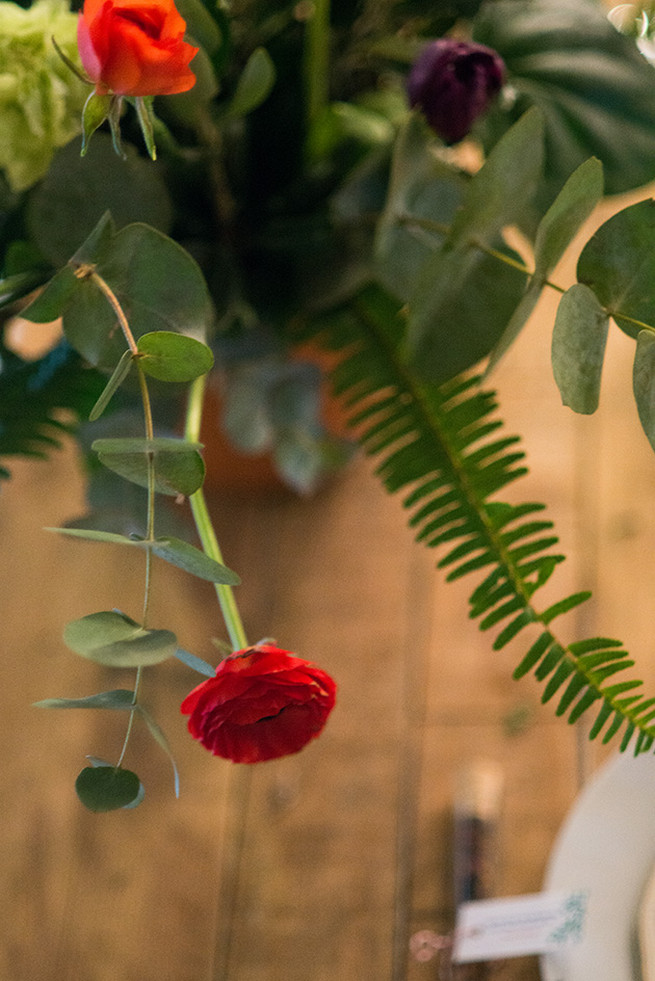 How to use natural greenery in decor bring the outdoors indoors for a woodlands Winter Wedding in deep blue, burgundy and emerald green // Knit Together Photography