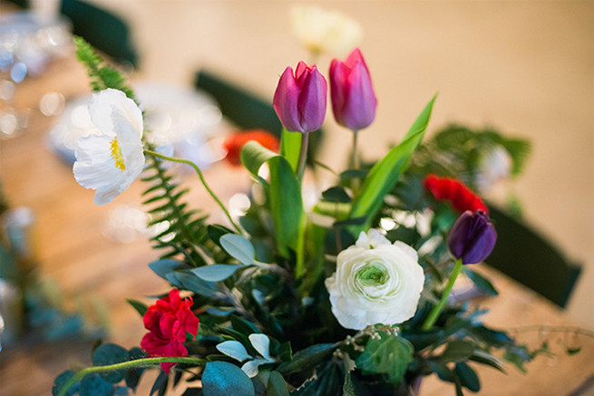 How to use natural greenery in decor bring the outdoors indoors for a woodlands Winter Wedding in deep blue, burgundy and emerald green // Knit Together Photography