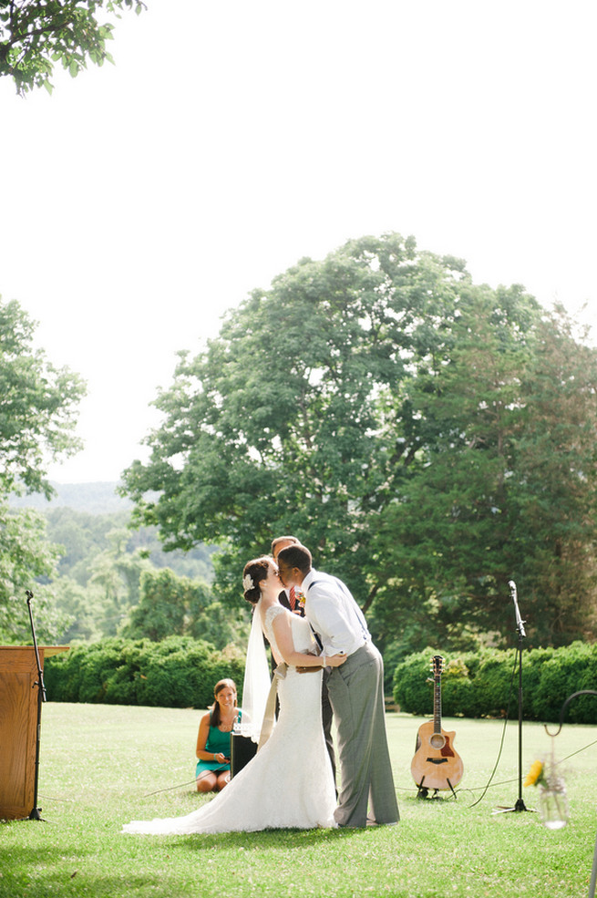 First kiss.  Coral Navy Mustard Wedding / Meredith McKee Photography