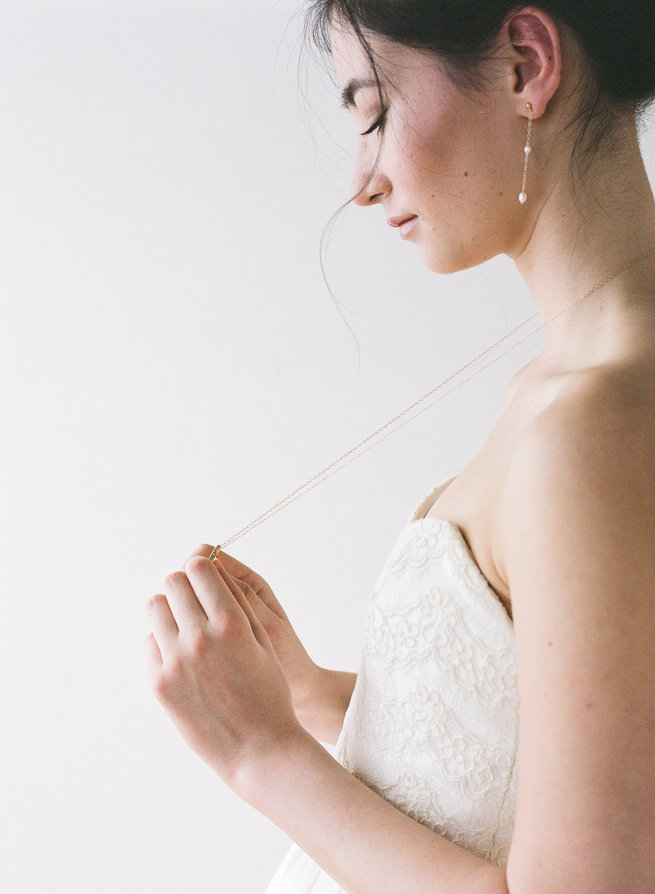 Gold necklace - Truvelle Makers Collaboration - Blush Wedding Photography / Olivia Headpieces / Catherine Hartley Jewellery