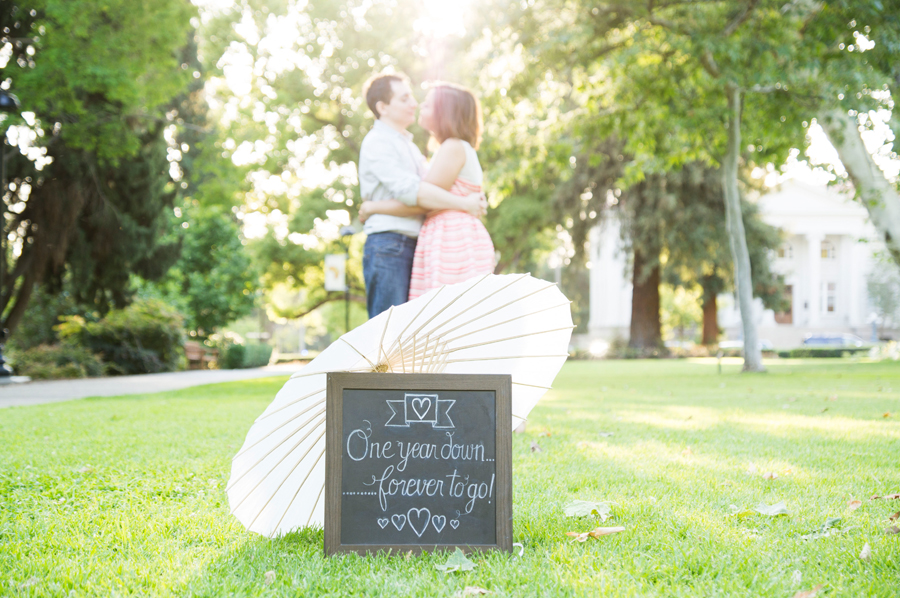 Cute First Wedding Anniversary Photo Ideas For Your Shoot!