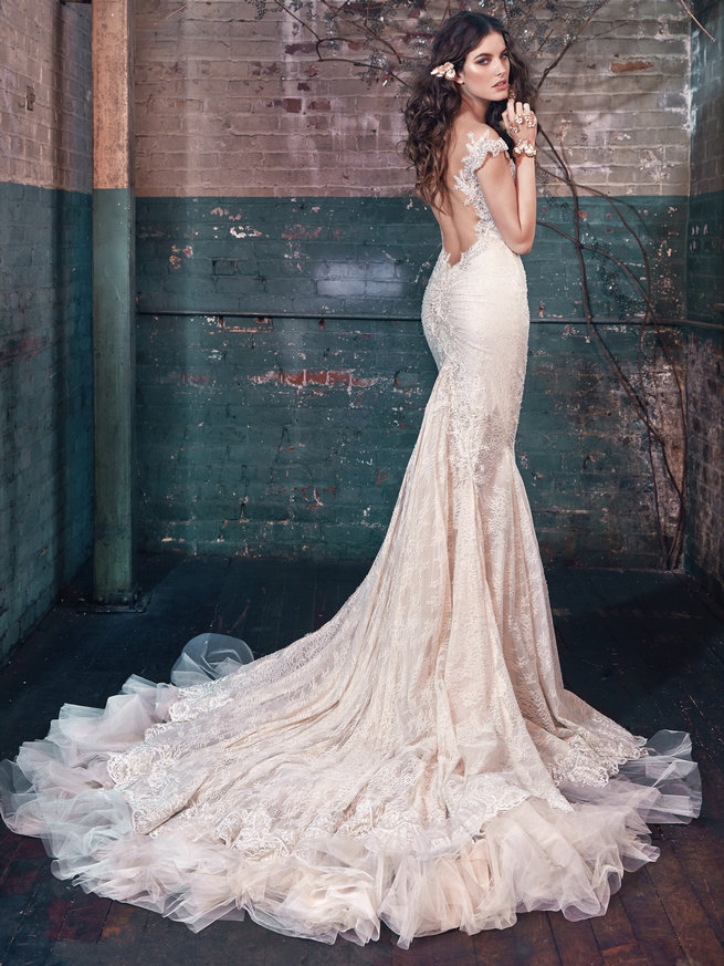Fairy Tale Wedding Dresses that Dreams are made of!