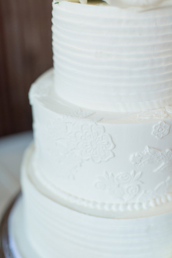 White wedding cake pattern. Modern Urban Wedding at Old Cigar Warehouse / Ryan and Alyssa Photography