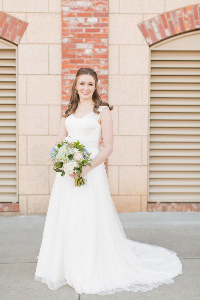 Spring wedding look. Modern Urban Wedding at Old Cigar Warehouse / Ryan and Alyssa Photography