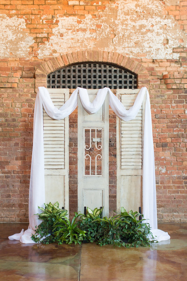 Urban wedding backdrop. Modern Urban Wedding at Old Cigar Warehouse / Ryan and Alyssa Photography