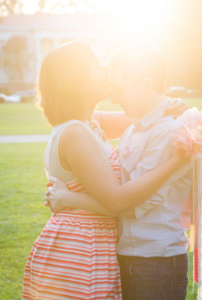 Cute First Wedding Anniversary Photo Ideas For Your Shoot!