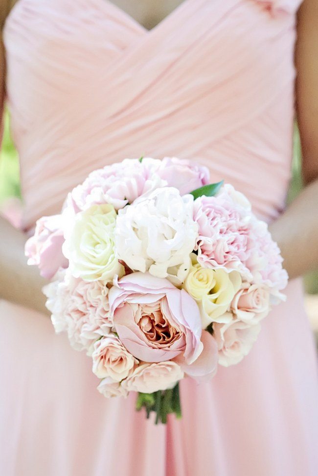 Breathtaking Wedding Bouquet Recipe: Cream and blush peony and rose bouquet. Click to blog for more gorgeous bouquet ideas. 