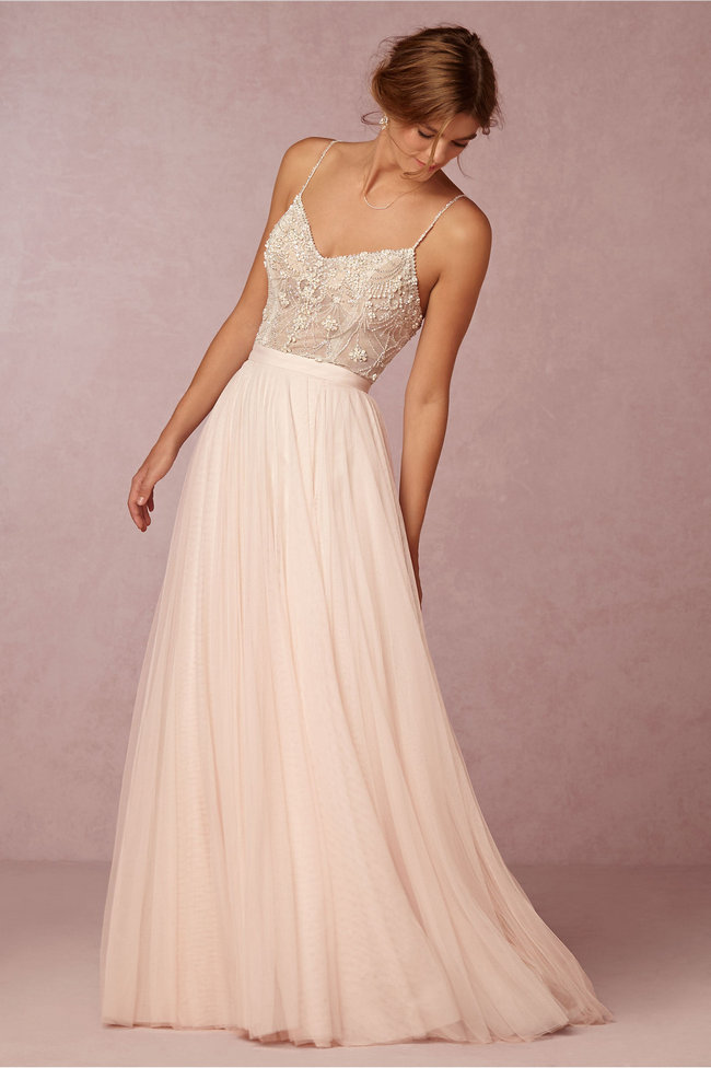 15 Utterly Chic, Sophisticated Wedding Dresses for the Refined Romantic