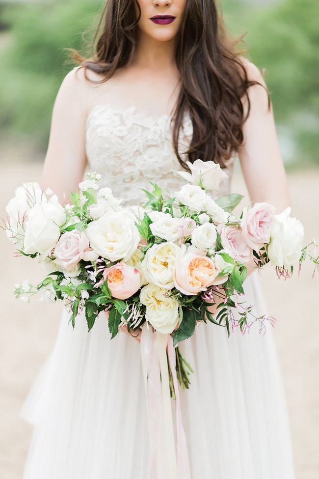  Breathtaking Wedding Bouquet: Romantic bridal bouquet of blush, cream and peach garden roses. Click to blog for more gorgeous bouquet ideas.