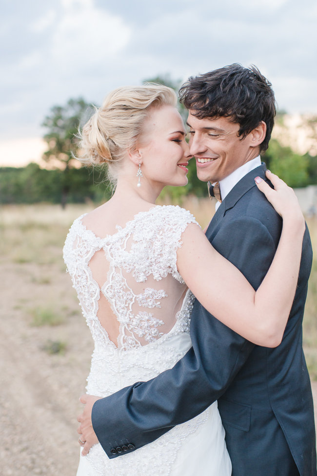 Soft Vintage Pretoria Wedding - Lightburst Photography https://confettidaydreams.com/soft-vintage-pretoria-wedding/