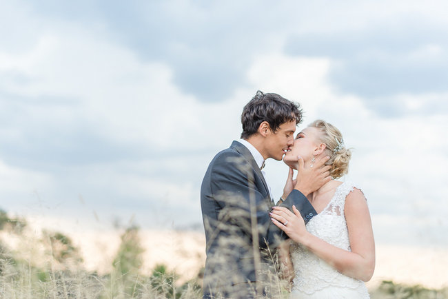 Soft Vintage Pretoria Wedding - Lightburst Photography https://confettidaydreams.com/soft-vintage-pretoria-wedding/