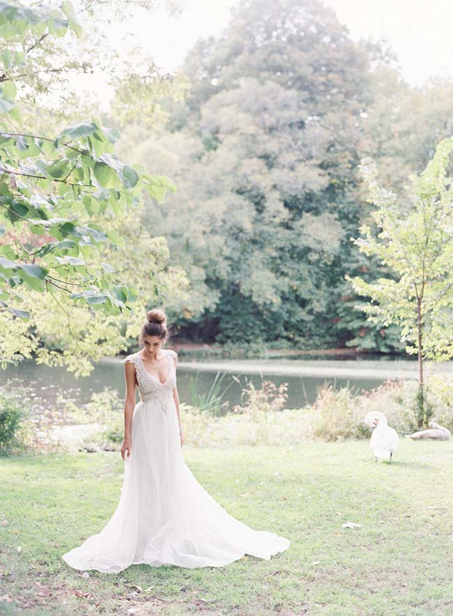 Chic Romantic Wedding Dress by Anna Campbell Gossamer Collection. Judy Pak Photography