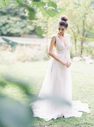 Chic Romantic Wedding Dress by Anna Campbell Gossamer Collection. Judy Pak Photography