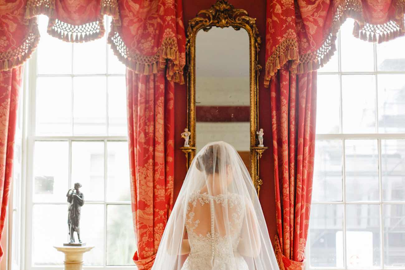 Charming Charleston Wedding at the Historic Aiken House with romantic lavender, purple and gold details. Images: Riverland Studios