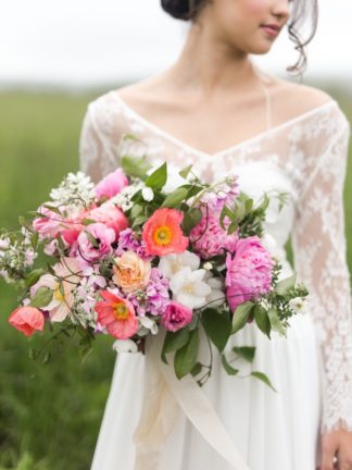 These beautiful, environmentally friendly eco wedding ideas are thoughtful and perfect for the conscious bride! Pics: JenS Photography