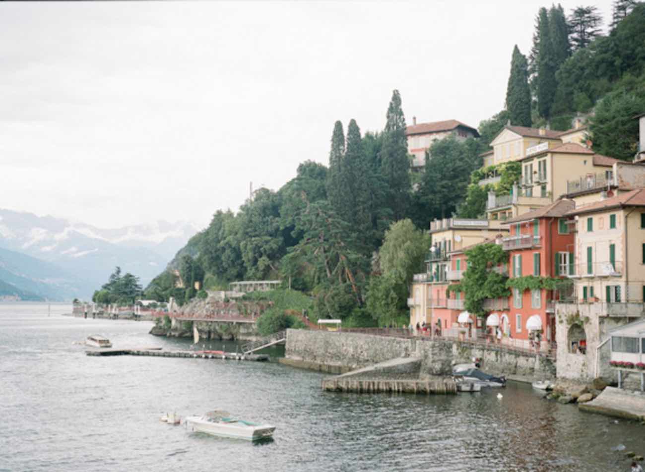 Let's run away to Italy with this elegant Lake Como Italy Elopement! Photographed by Rochelle Cheever