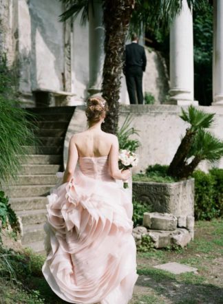 Let's run away to Italy with this elegant Lake Como Italy Elopement! Photographed by Rochelle Cheever