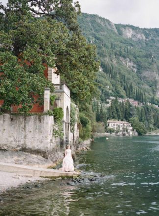 Let's run away to Italy with this elegant Lake Como Italy Elopement! Photographed by Rochelle Cheever