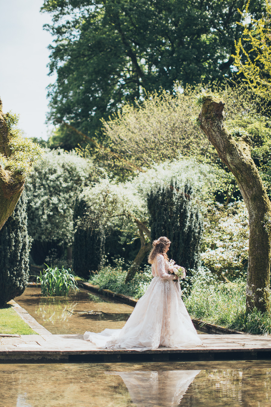 Plan an intimate Cotswolds wedding for two