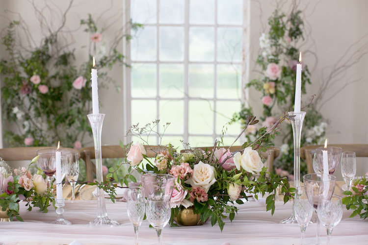 Rose blush ivory and gold wedding tablescape ideas