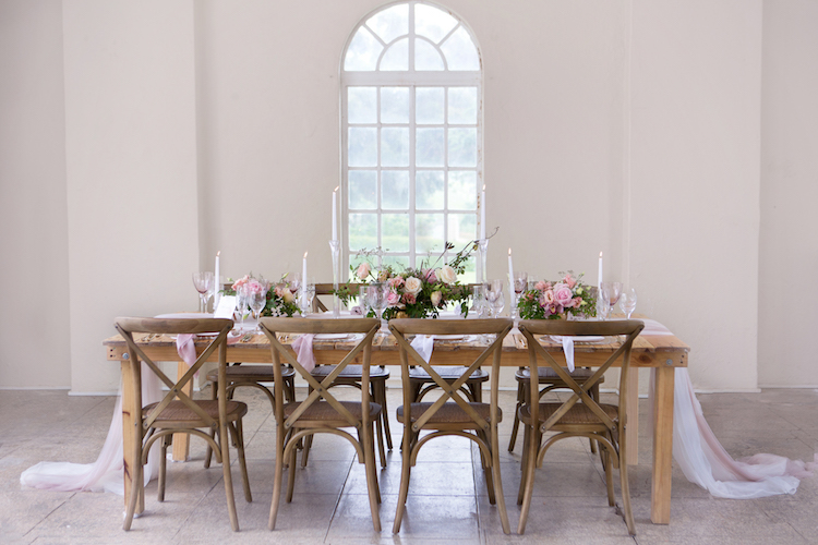 Rose blush ivory and gold wedding tablescape ideas