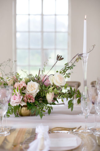 Rose blush ivory and gold wedding tablescape ideas