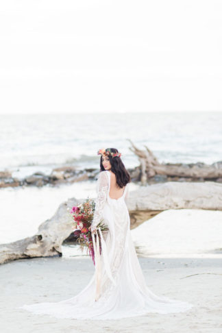 62 Relaxed Boho Chic Beach Wedding Ideas - Weddingomania