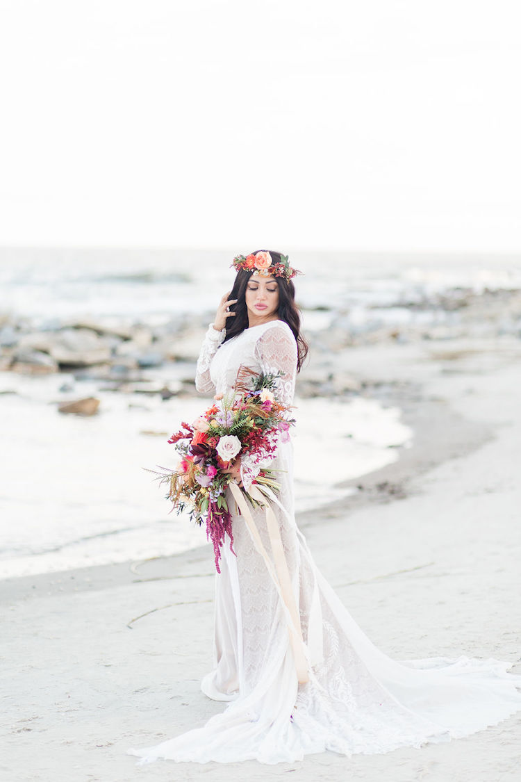 62 Relaxed Boho Chic Beach Wedding Ideas - Weddingomania