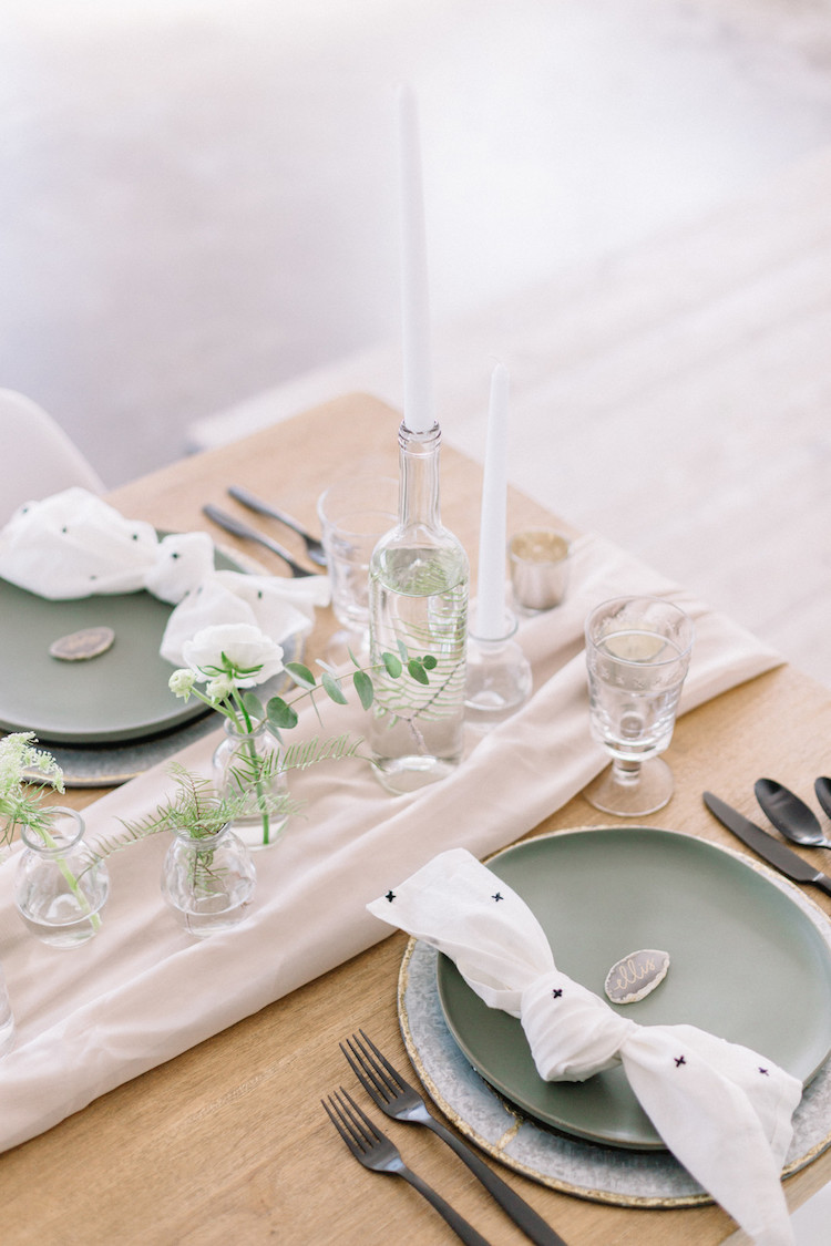 Minimalist Scandinavian greenery wedding inspiration