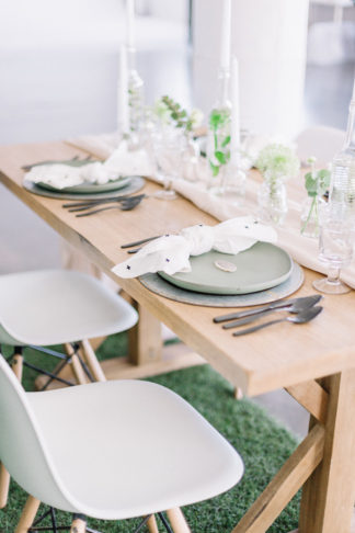 Minimalist Scandinavian greenery wedding inspiration
