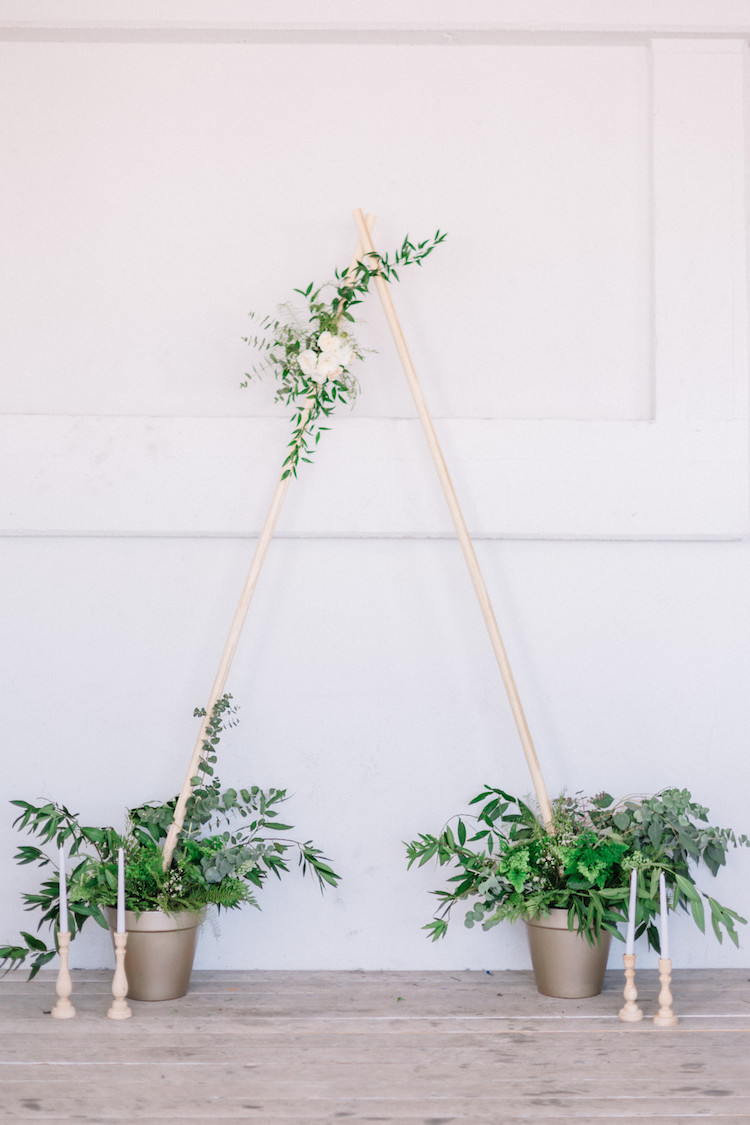 Minimalist Scandinavian greenery wedding inspiration