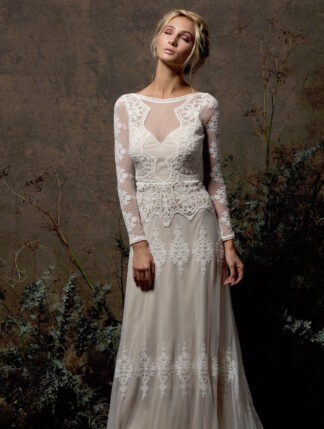 long sleeve lace wedding dress