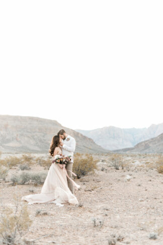 Romantic desert wedding Las Vegas