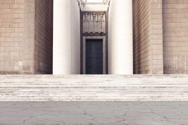 Marble & Romance in Rome, bridal shoot inspired by Caravaggio {Guido Caltabiano}