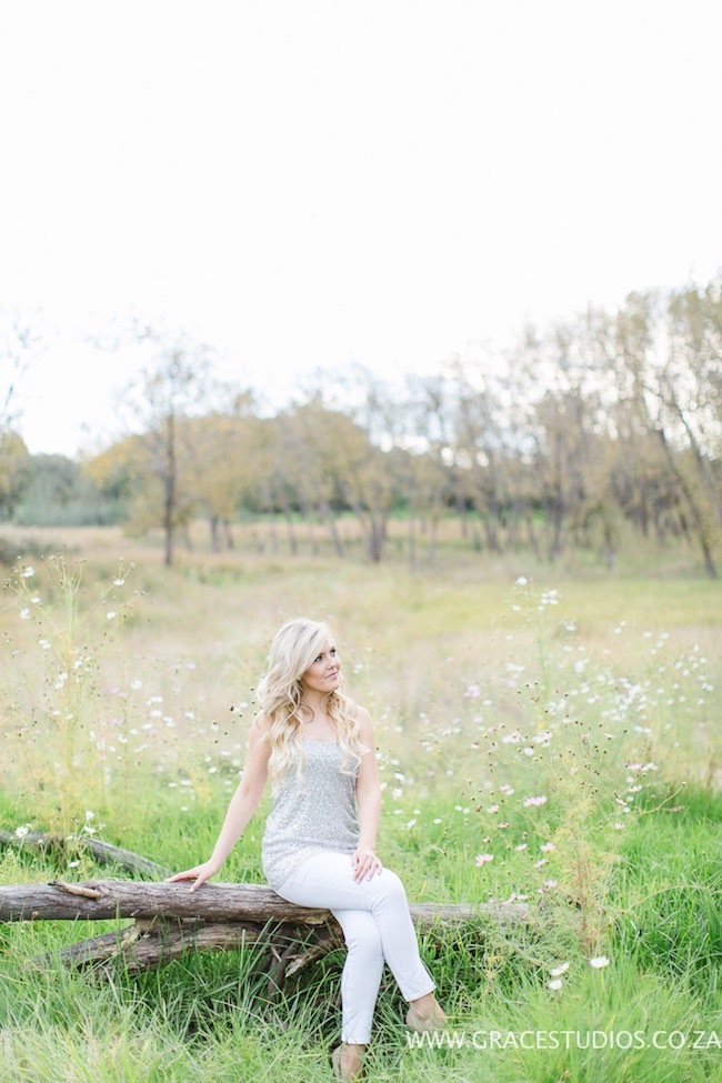 Champagne Engagement Photo Ideas - Grace Studios Photography