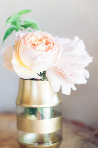 DIY Gold and Glitter Vases Tutorial