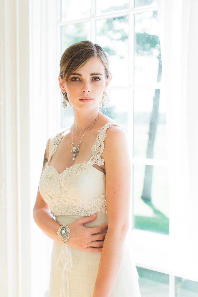 Edera Couture Lace Bridal Jewelry & Accessories // Ashley Largesse Photography