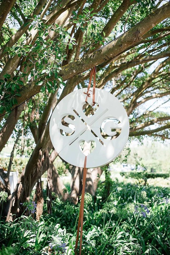 An elegant, atmospheric wedding filled with entertainment! Pics: Debbie Lourens Photography. 