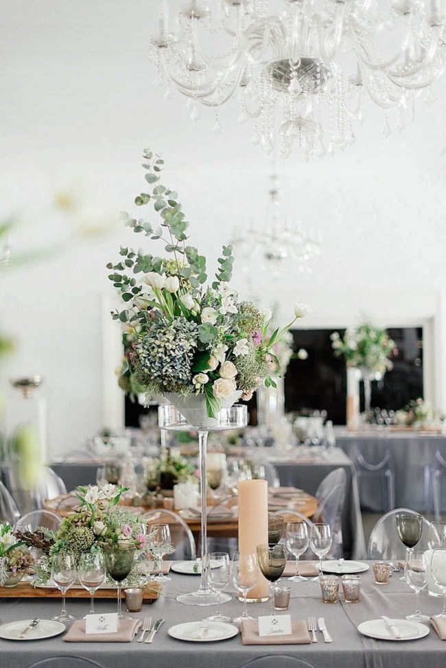 An elegant, atmospheric wedding filled with entertainment! Pics: Debbie Lourens Photography. 