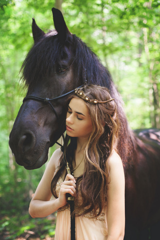 Forest Bride Accessories handmade by Rabbitwood and Reason // La Candella Wedding Photography