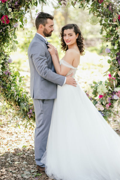 Outdoor Vows + A Giant Floral Wedding Ceremony Wreath {Nicola Bester ...