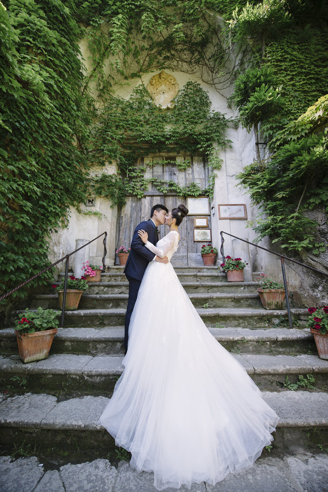 Swoonworthy & Oh-So-Romantic Amalfi Wedding Escape {darinimages}