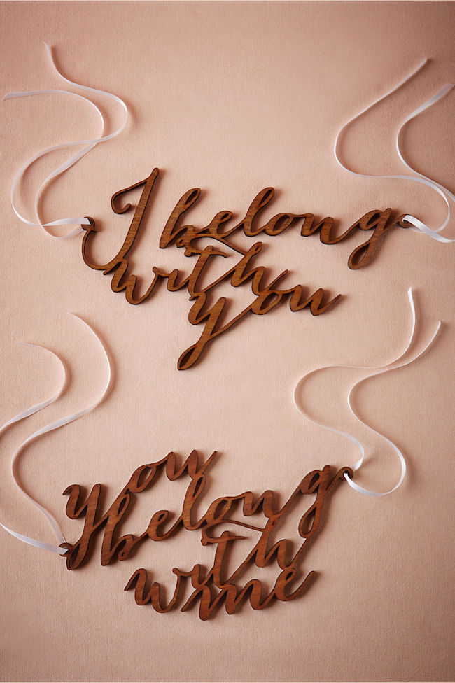 Mr and Mrs Signs: I belong with you and you belong with me. See 20 more cute and creative ideas here: https://confettidaydreams.com/mr-and-mrs-signs/