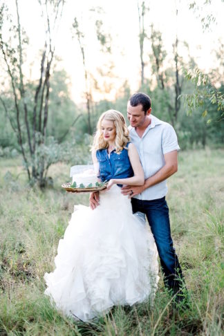 It's one year later and their first wedding anniversary photoshoot is perfect! Photos: D'amor Photography