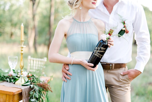 It's one year later and their first wedding anniversary photoshoot is perfect! Photos: D'amor Photography