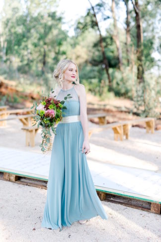 It's one year later and their first wedding anniversary photoshoot is perfect! Photos: D'amor Photography