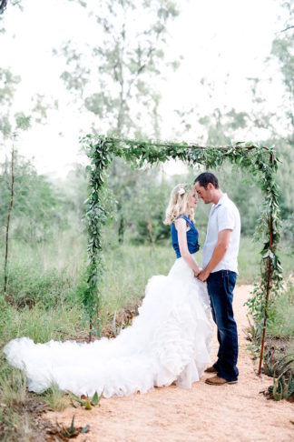 It's one year later and their first wedding anniversary photoshoot is perfect! Photos: D'amor Photography