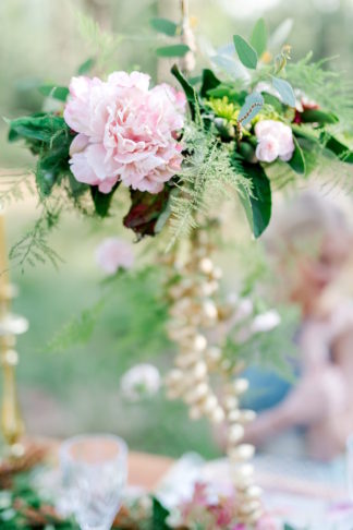 It's one year later and their first wedding anniversary photoshoot is perfect! Photos: D'amor Photography