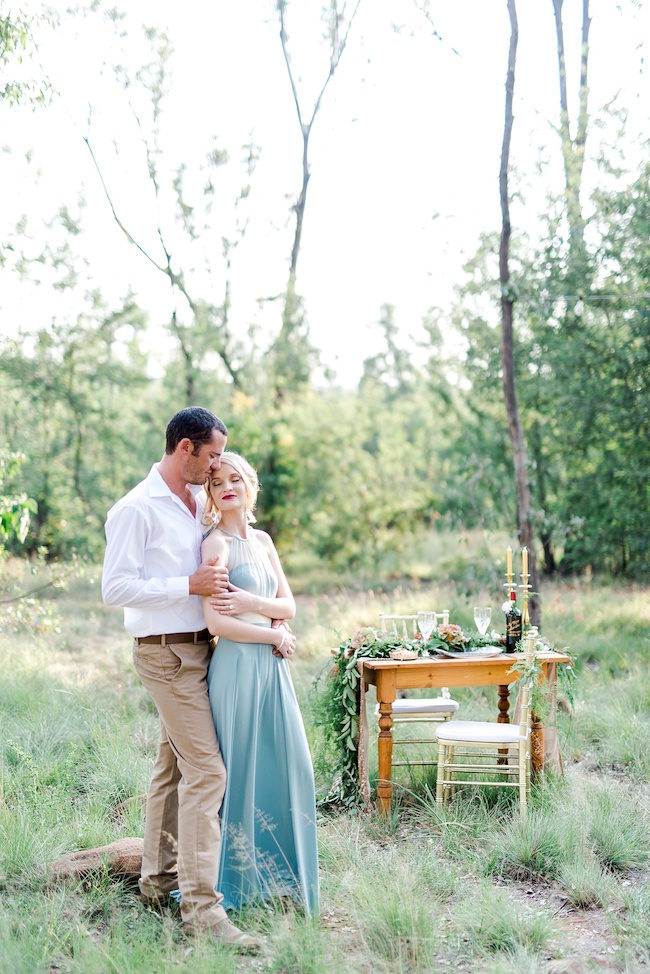 It's one year later and their first wedding anniversary photoshoot is perfect! Photos: D'amor Photography